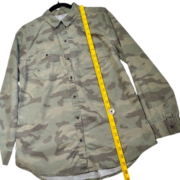 Old Navy Camo Button‎ Down Shirt Long Sleeve Top Size Medium Green Cotton - Picture 9 of 10